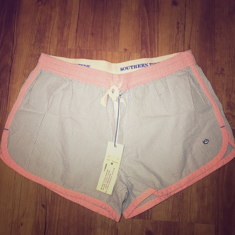 Southern Tide woman’s shorts Size M brand new